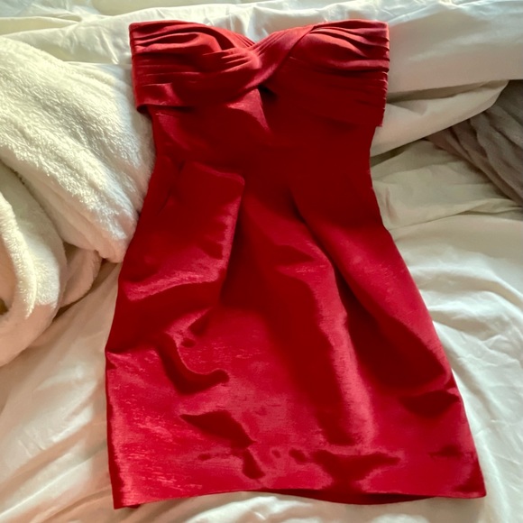 Size 2 Gorgeous strapless red dress from BCBGeneration! - Picture 1 of 2
